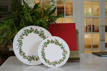 Load image into Gallery viewer, Christmas Wreath Salad Plate